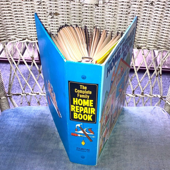 Vintage 1972 The Complete Family Home Repair Book / Binder - Picture 2 of 9